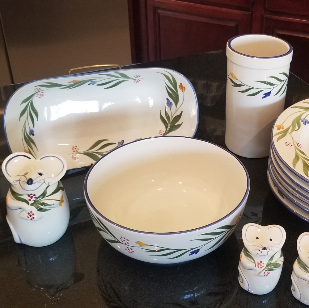 Beautiful Nordstrom Brand Pasta Set